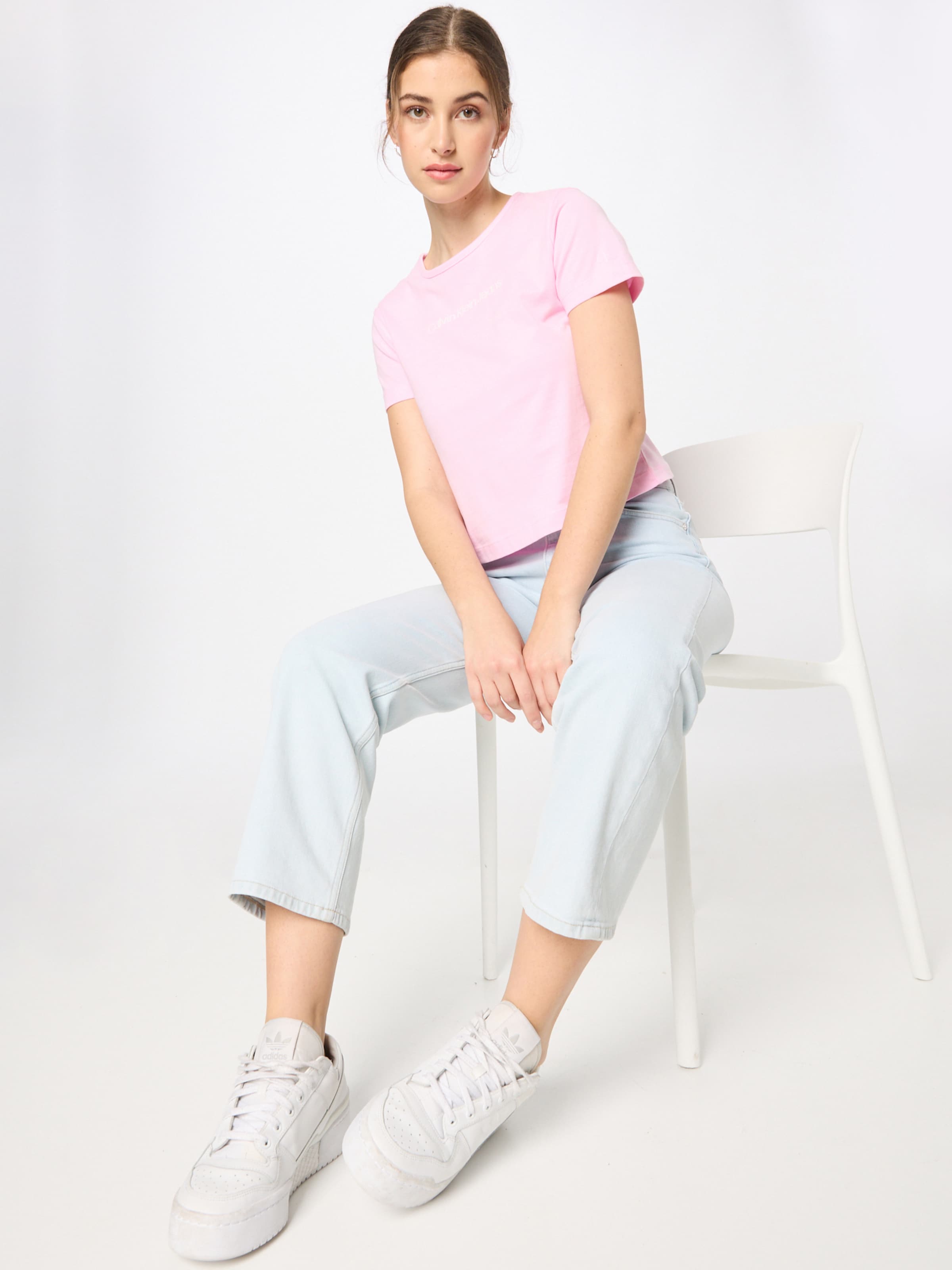 Frauen Shirts & Tops Calvin Klein Jeans T-Shirt in Rosa - ZA22297