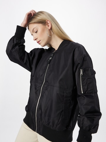 QS Between-season jacket in Black