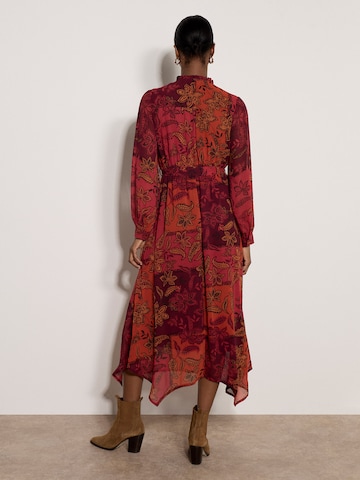 Apricot Kleid in Rot