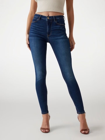 GUESS Regular Jeans in Blau: Vorderseite
