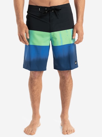 Boardshorts 'Surfsilk Straight Leg 20' QUIKSILVER en bleu : devant