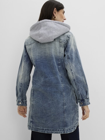 bonprix Tussenjas in Blauw
