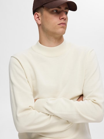 SELECTED Sweater in White
