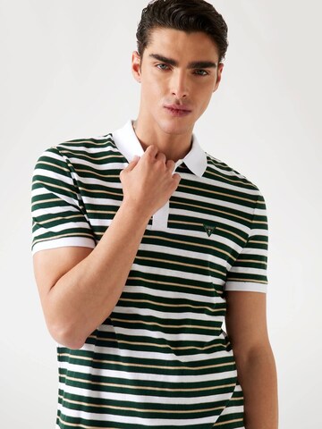 GUESS Poloshirt in Weiß