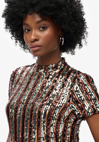 Robe de cocktail Superdry en mélange de couleurs