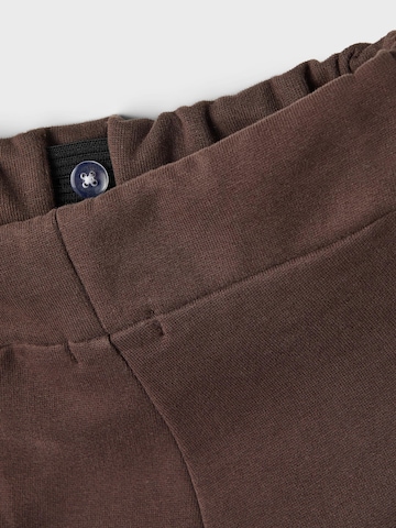 NAME IT Tapered Παντελόνι 'SEMIL' σε καφέ