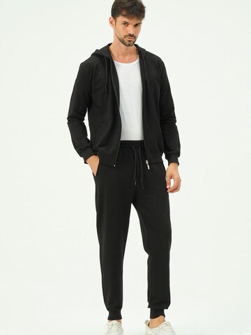 C&City Pyjama in Zwart