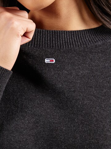 Tommy Jeans Svetr 'ESSENTIAL' – černá