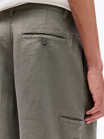 Pull&Bear Luźne Cygaretki w kolorze zielony