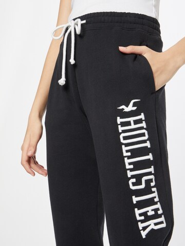HOLLISTER Tapered Hose in Schwarz