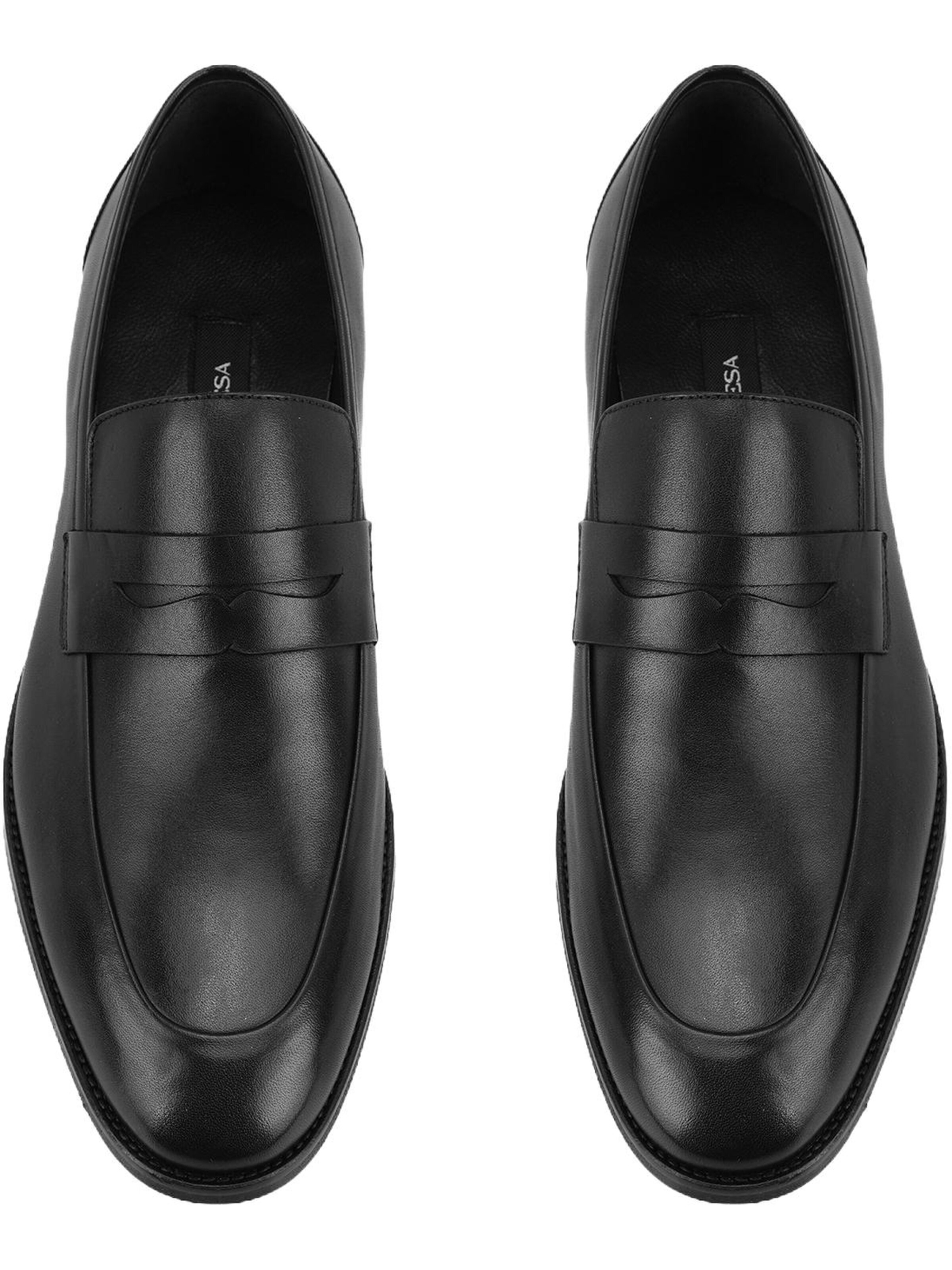 Desa Classic Flats 'Slip-Ons' in Black