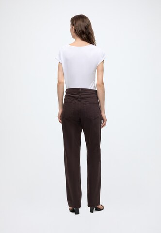 GAP Tapered Jeans in Braun