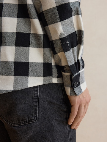DAN FOX APPAREL Regular Fit Hemd 'Efe' in Schwarz