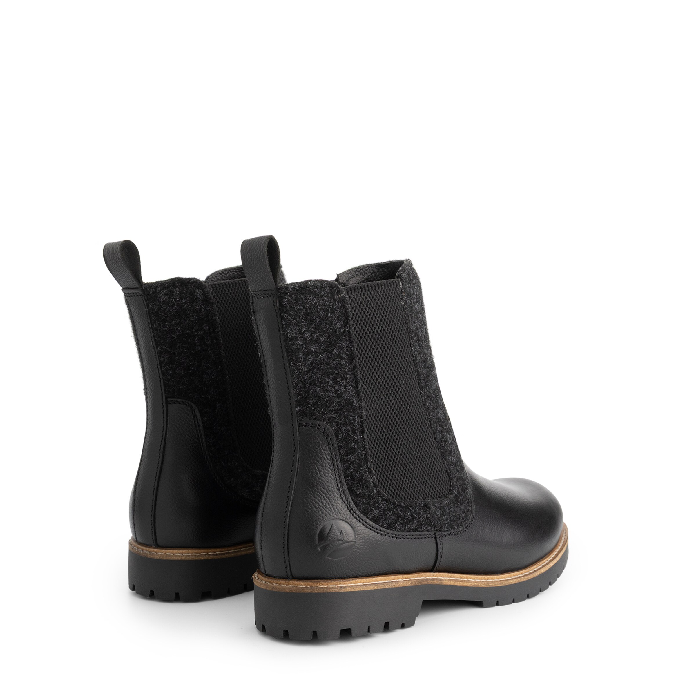 Travelin Chelsea boots 'Okstindal' in Zwart