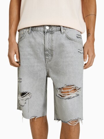 Bershka Regular Shorts in Grau