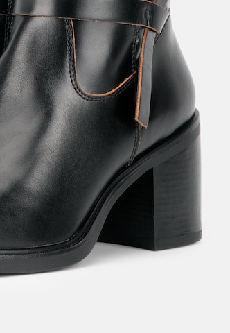 VAGABOND SHOEMAKERS Ankle Boots 'MERYL' in Black