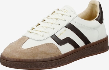 Baskets basses GANT en blanc : devant