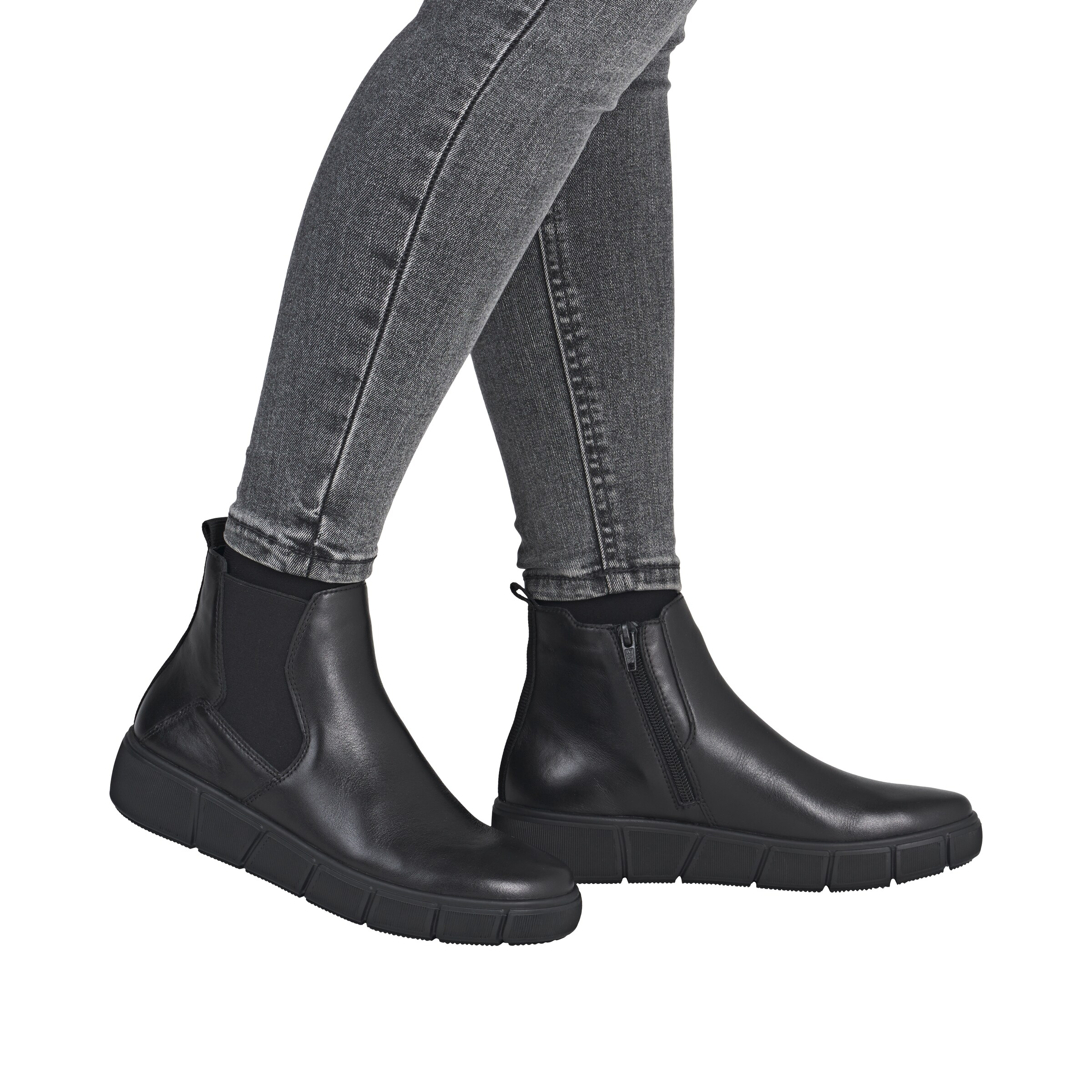 Ankle boots di REMONTE in nero: frontale