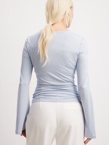 NA-KD Shirt 'Soft Line' in Blau