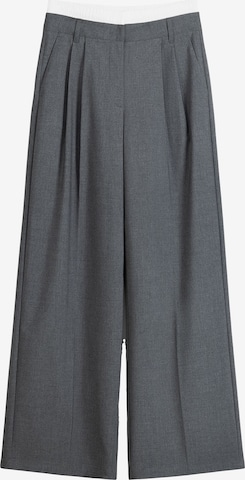 Pantaloni con pieghe di Bershka in grigio: frontale