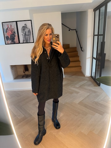 VERSTIQUE Φόρεμα σε γκρι