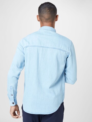 Superdry - Ajuste regular Camisa en azul