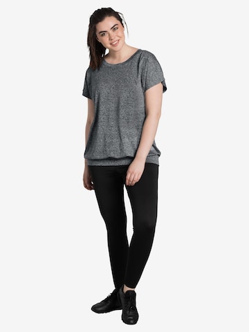 SHEEGO Performance Shirt in Grey