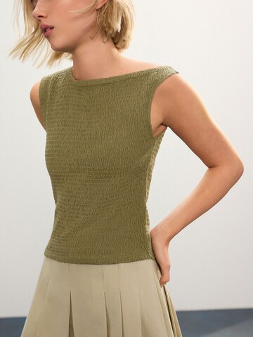 Next Top | zelena barva