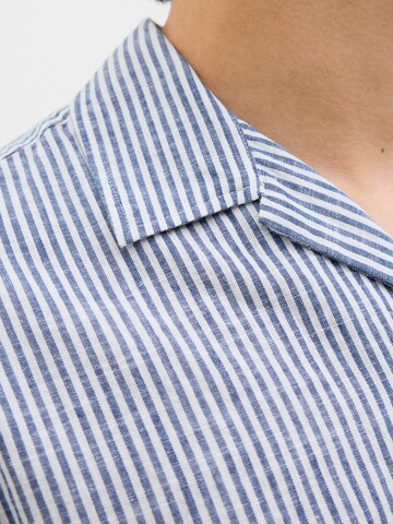 JACK & JONES - Ajuste confortable Camisa 'JJSummer Resort' en azul