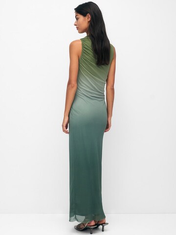 Pull&Bear Kleid in Grün