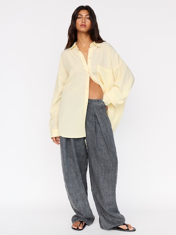 Chemisier Pull&Bear en jaune : devant