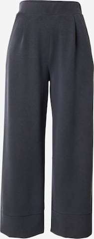 Rich & Royal Wide leg Pleat-front trousers in Black: front
