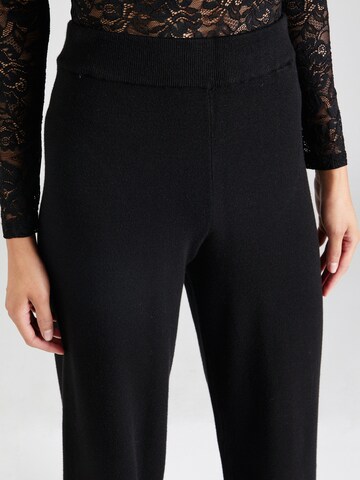 Wide leg Pantaloni 'Odanna' de la MSCH COPENHAGEN pe negru