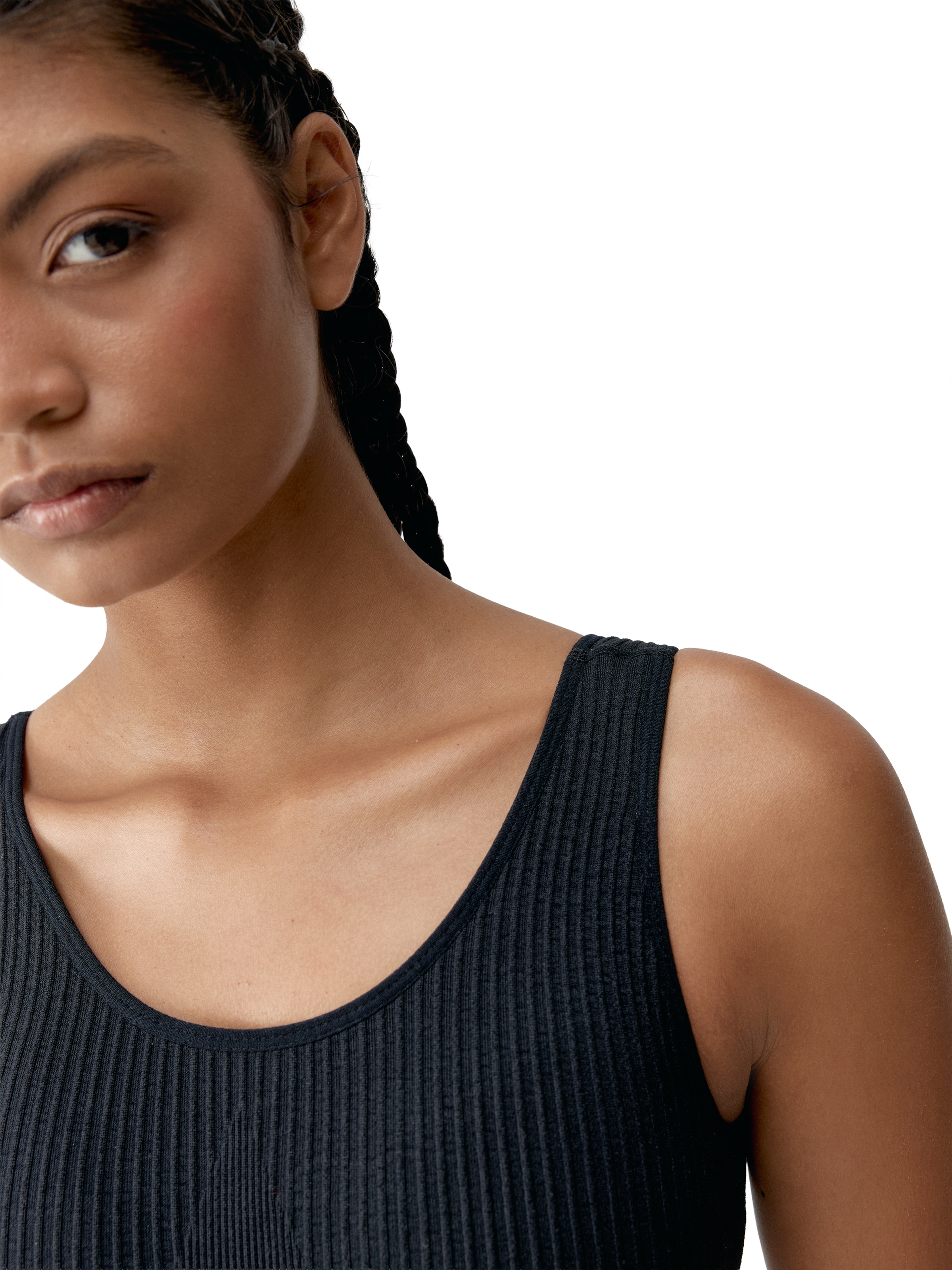 Born Living Yoga Sports top 'Flow' in Black