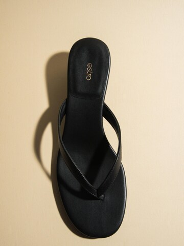 Estro - Sandalias con hebilla '203-24105-33' en negro