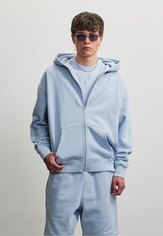 Pegador Sweatjacke in Blau: Vorderseite