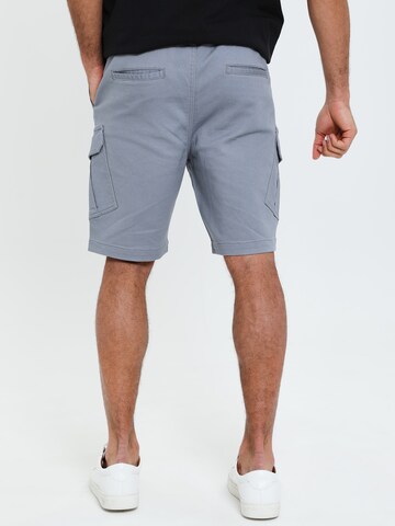 Threadbare Regular Shorts in Blau