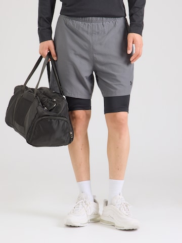 UNDER ARMOUR - regular Pantalón deportivo 'Vanish 2.0' en gris: frente