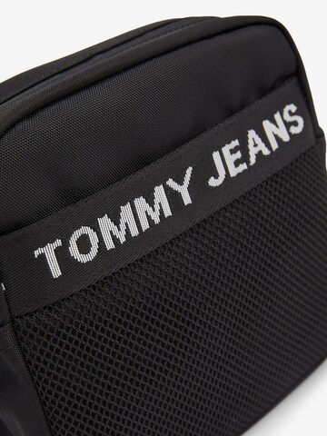 Tommy Jeans Чанта за през рамо тип преметка в черно