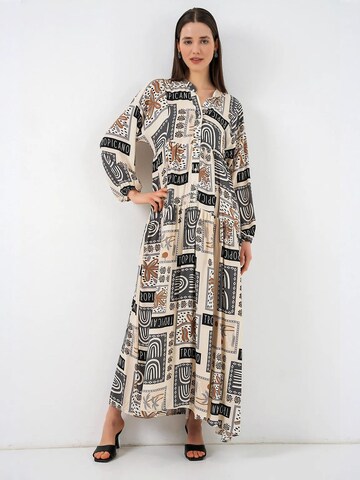Bigdart Jurk in Beige: voorkant