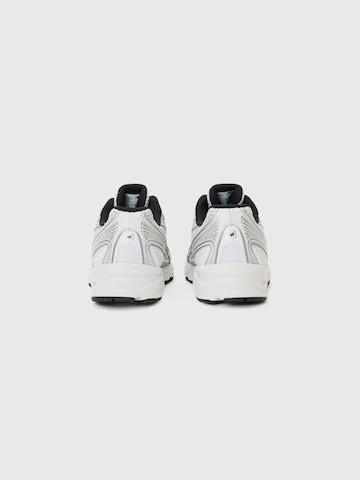 new balance Sneaker '740' in Silber