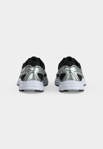 saucony Ниски маратонки 'RIDE MILLENNIUM' в черно
