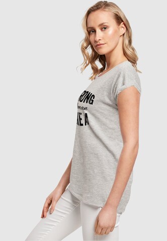 Merchcode Shirt 'WD - Strong Like A Woman' in Grijs