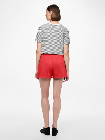 PIECES Regular Broek 'PCChilli' in Rood