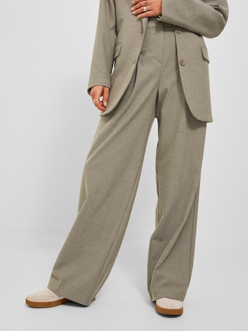 JJXX Loose fit Trousers with creases 'Pip' in Beige: front