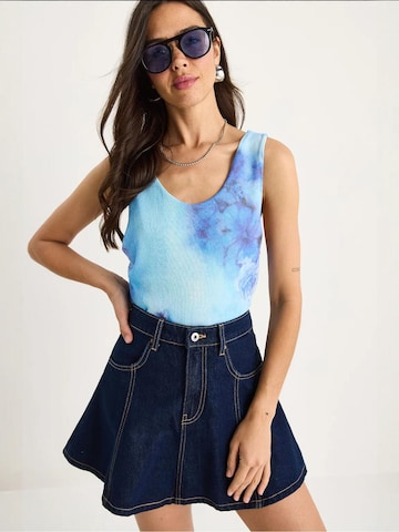 Bianco Lucci Top in Blauw: voorkant