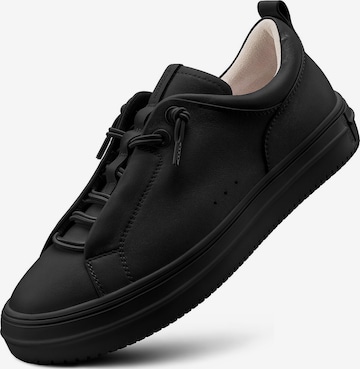 Slip on GIESSWEIN en noir : devant