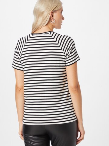 Tricou de la s.Oliver pe negru