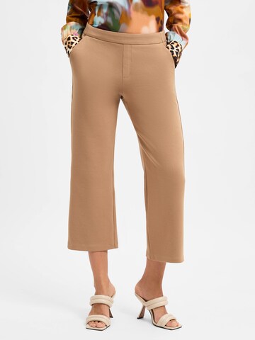 Marie Lund Loosefit Hose in Braun: Vorderseite