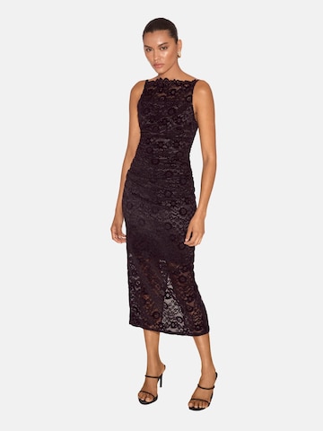 Robe Lipsy en noir : devant
